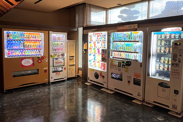 画像:自販機コーナー・製氷機